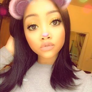 Meet your Posher, Esmi